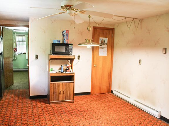 3rd image of 33 Elm Dr