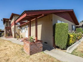 121 Starr Ave