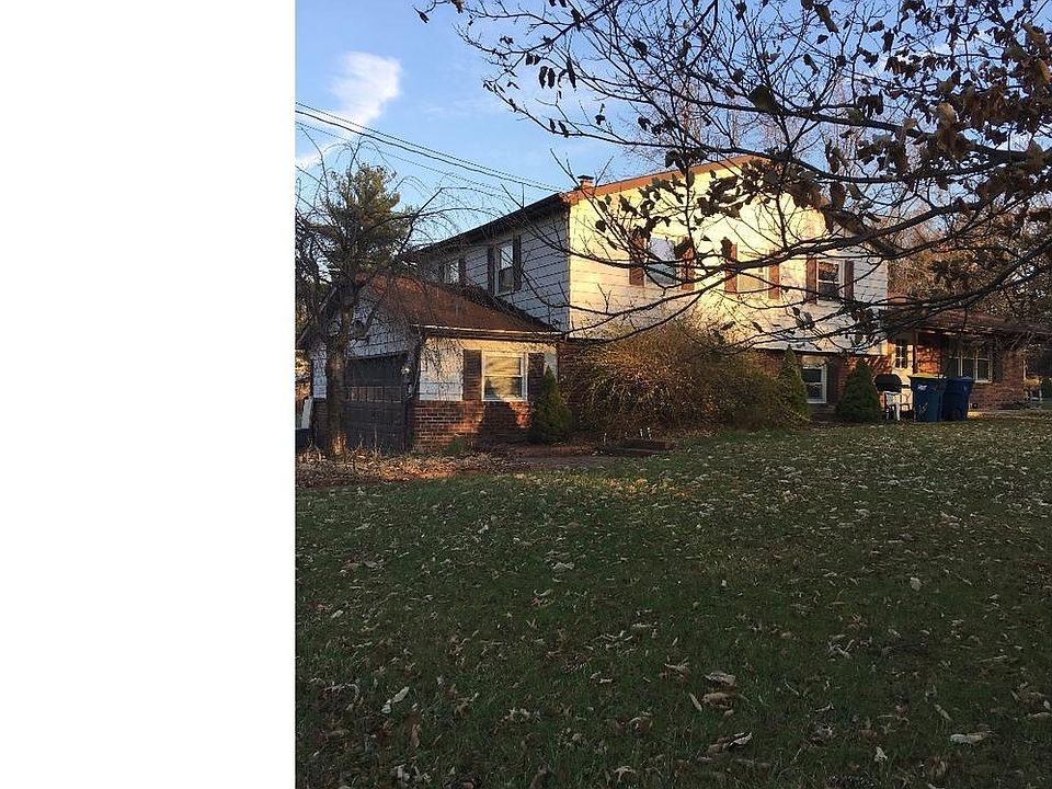 2nd image of 1240 Limekiln Pike
