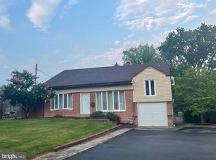 541 Constitutional Dr, Warminster, PA