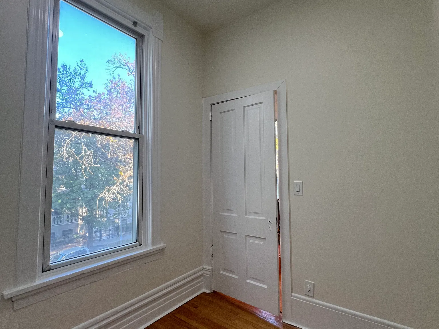 2 bed, 1200 sqft, $3,999 — Photo 3