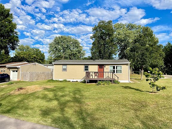 3rd image of 4652 Elm Dr
