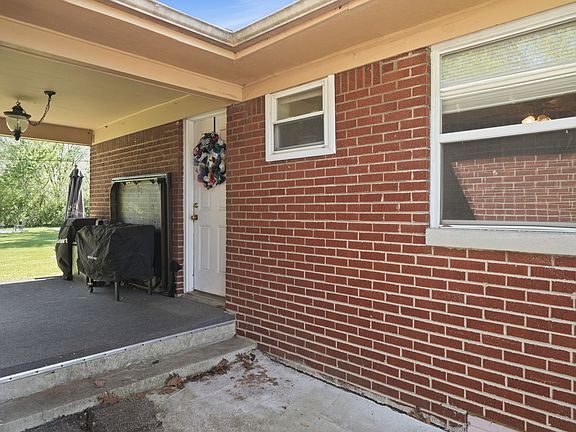 5th image of 6845 Walton St