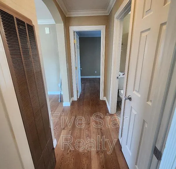 1142 Indiana St — Photo 13