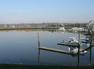 513 Popes Island Rd #513, Milford, CT 06461