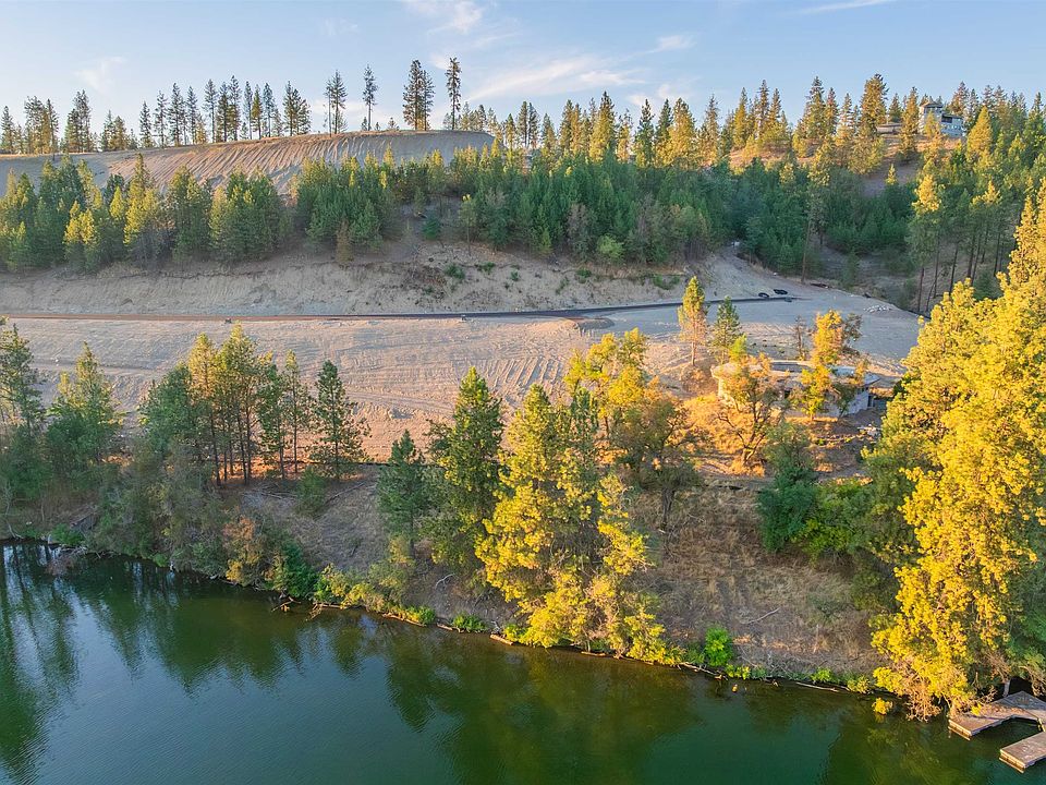 2nd image of 208 Shoreline Way