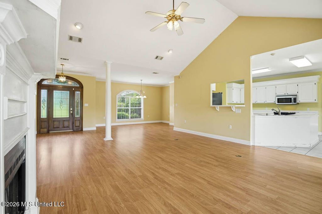90 W Shore Dr, Hattiesburg, MS - More