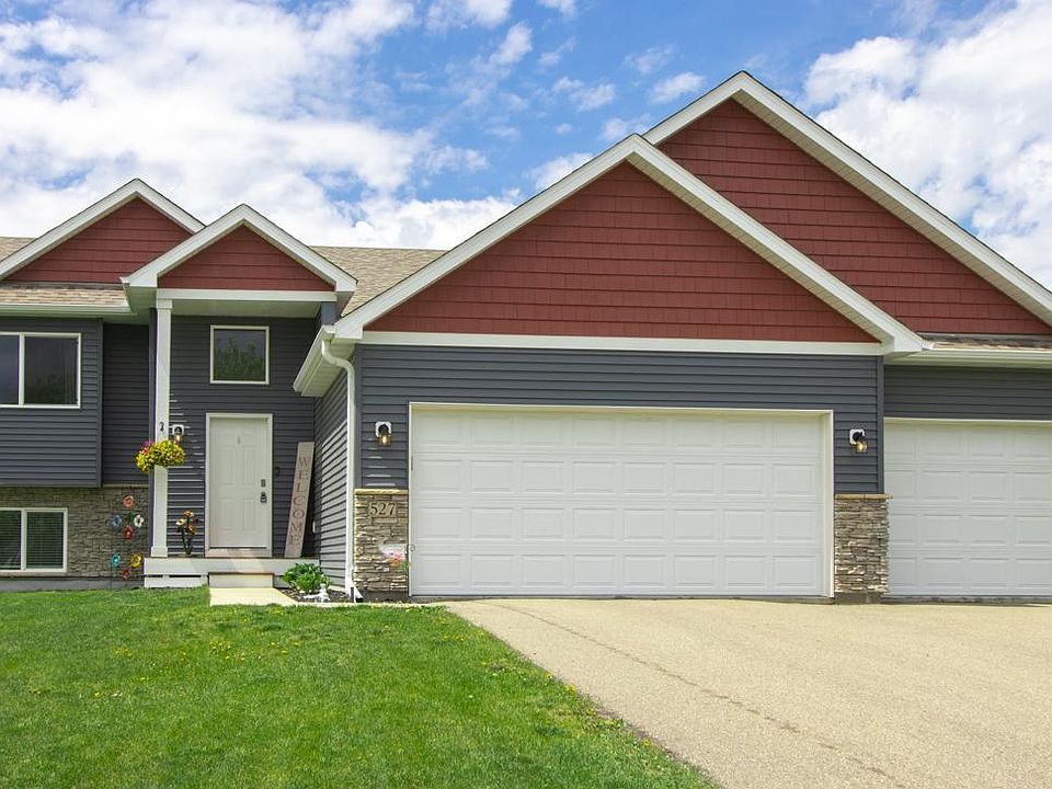 1st image of 527 Pond View Dr SE