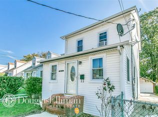 13623 220th Pl, Springfield Gardens, NY 11413