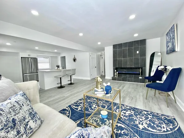 5735 North 79th STREET, Milwaukee, WI 53218