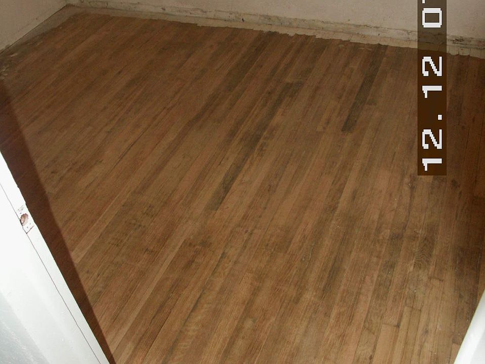 Oak flooring before stain