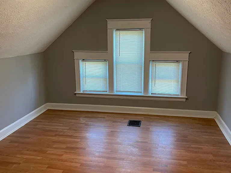 5522 Montgomery Rd — Photo 21