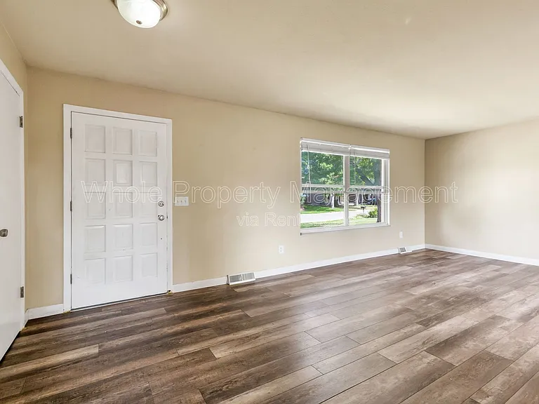6128 W 84th Ave — Photo 2