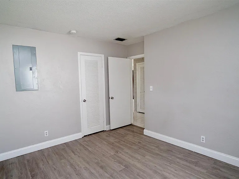 5908 NW 81st Ave — Photo 30