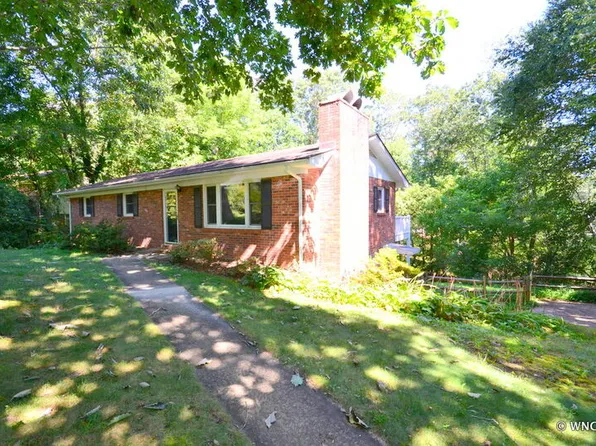 17 Laurel Park Dr, Arden, NC 28704