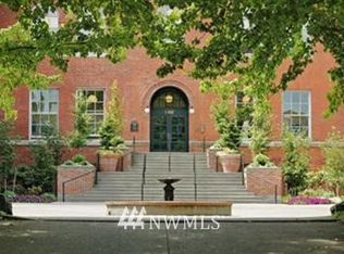 1401 5th Ave W APT 303, Seattle, WA 98119