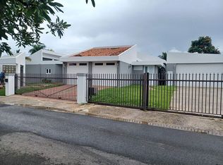 6 Hucares St, Toa Alta, PR 00953