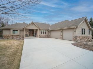 3340 Rock Ridge Rd, West Bend, WI 53095