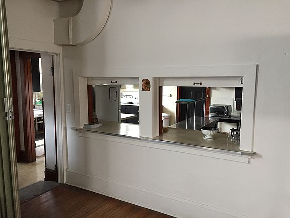 5th image of 203 W 13th St