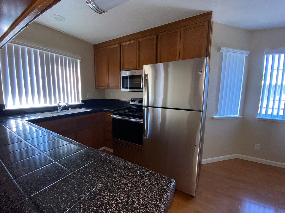 1st image of 1320 Lexington Dr APT 5