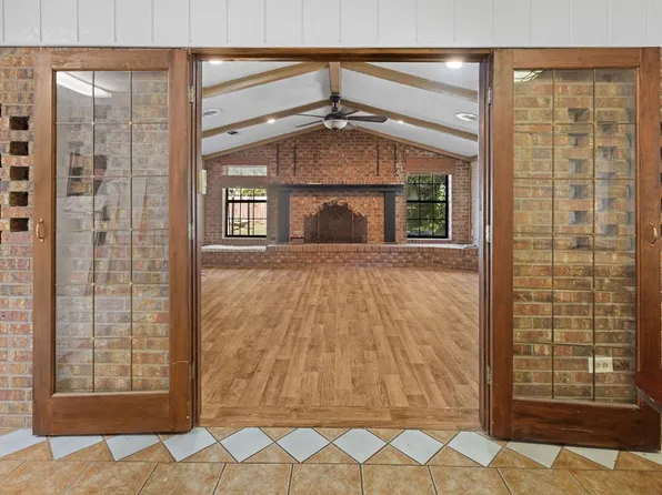 2365 Crescent Dr, Paris, TX 75460