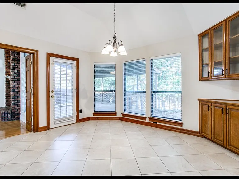 7921 Kendra Ln — Photo 10