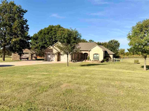 3 Skinner Ln, Ponca City, OK 74604