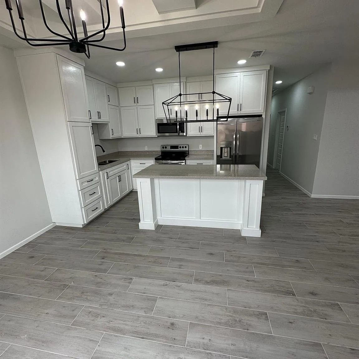 2 bed, 4.0 bath, 1090 sqft, $1,200 — Photo 4