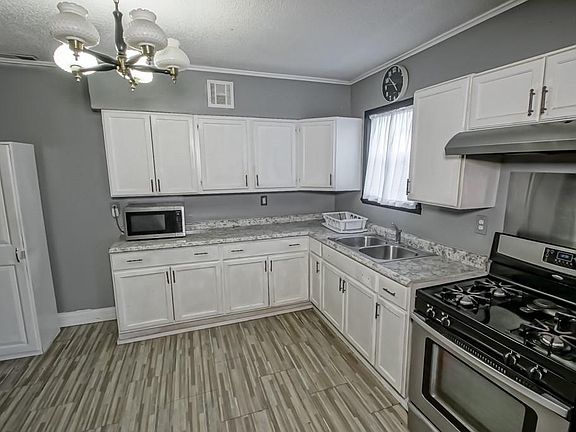 4th image of 523 Romain St