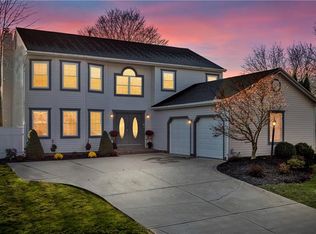528 Cresthaven Dr, Pittsburgh, PA