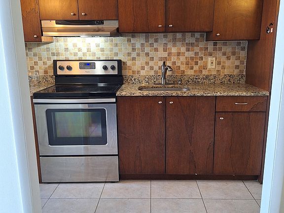 2nd image of 77 Overbrook Blvd APT 2