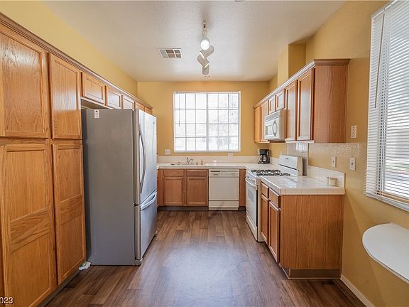 5th image of 1828 Thunder Mountain Dr