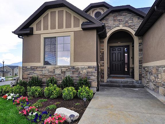 2nd image of 2708 S Day Lilly Dr