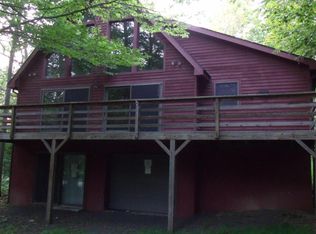 160 Tanglwood Dr, Greentown, PA 18426