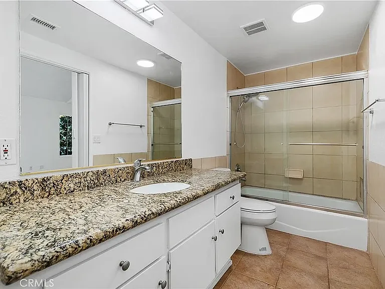 3876 Howard Ave #7 — Photo 16
