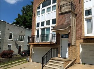 1949 Columbus Rd, Cleveland, OH 44113