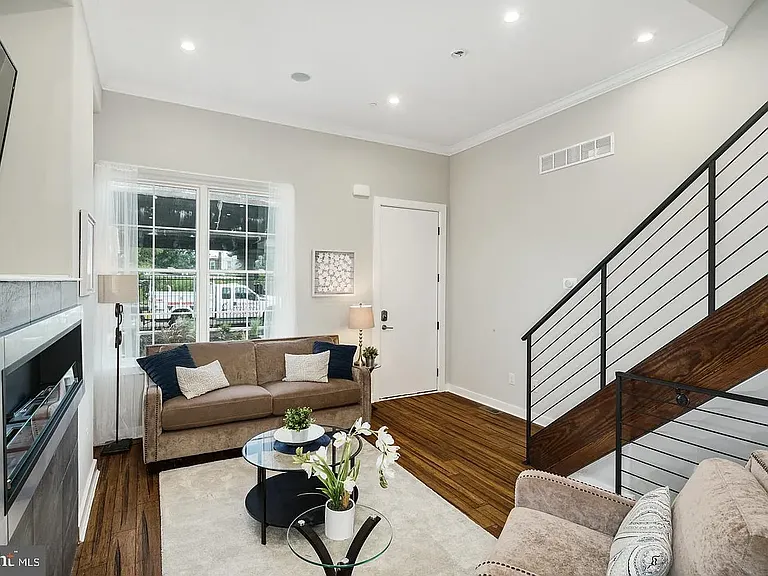 1530 S 25th St — Photo 19