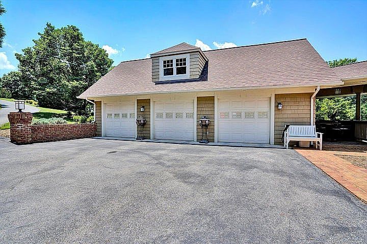 1st image of 70 Homeplace Cir
