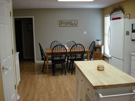 4th image of 700 Westwind Dr