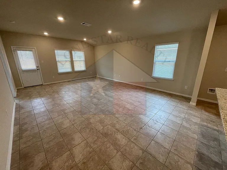 9601 Murandy Dr — Photo 3