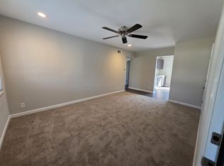 27 Pretoria Dr APT C, Ballwin, MO 63021