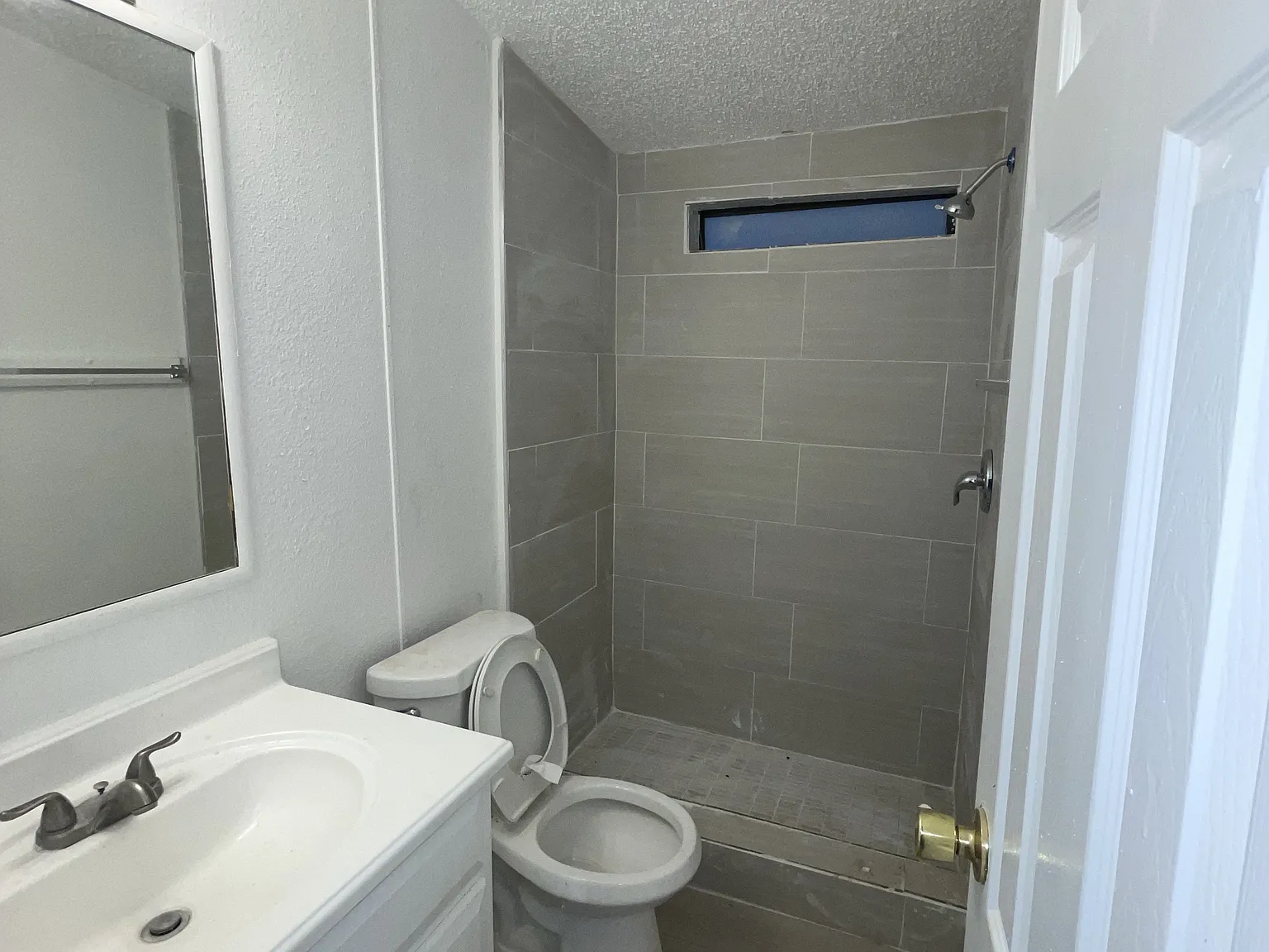 3 bed, $2,595 — Photo 4