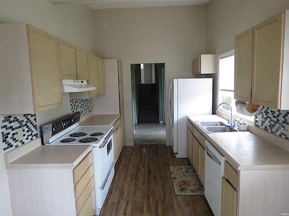 5th image of 3316 N Lincoln St