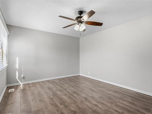 4th image of 616 W Kings Rd
