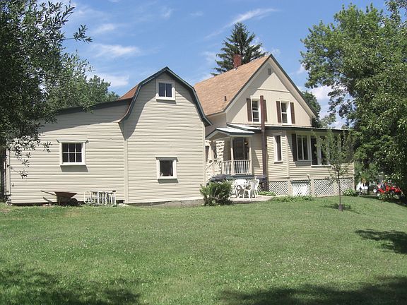 3rd image of 122 Thompson Ave