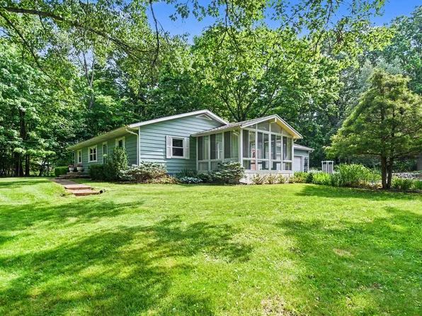 69513 Leet Rd, Niles, MI 49120
