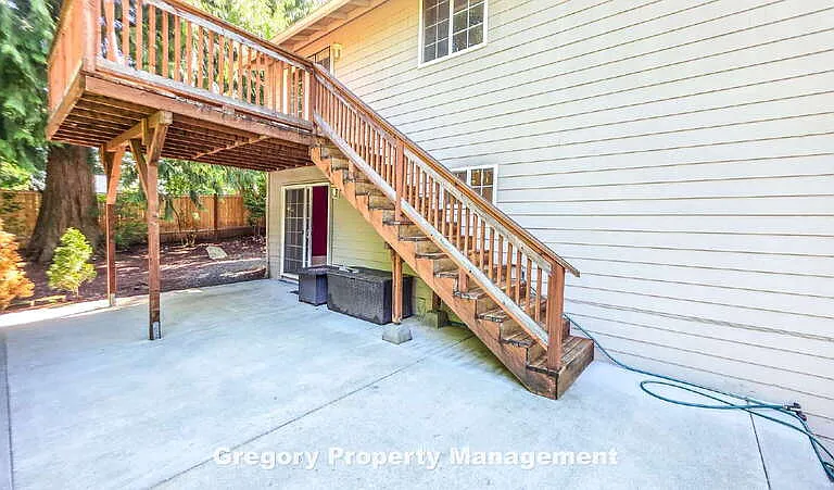 17606 Brook Blvd — Photo 29