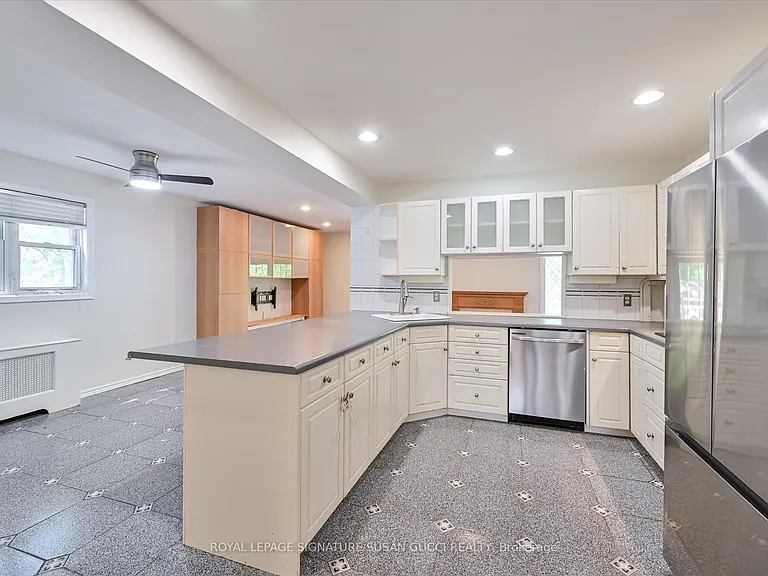 32 Marilyn Cres #MAIN — Photo 16
