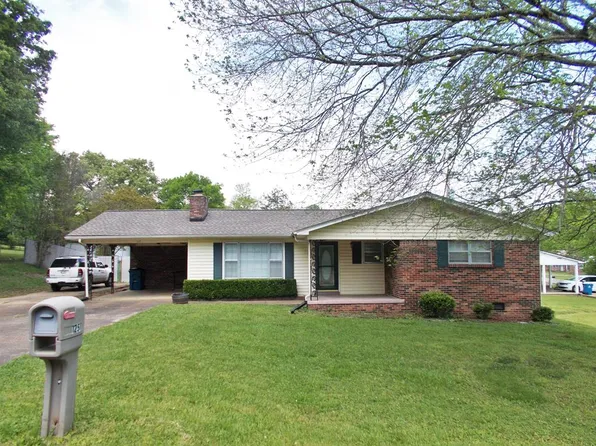 125 E Lockhart St, Camden, TN 38320