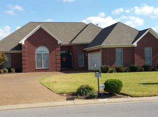 1834 Fairway Dr, Dyersburg, TN 38024